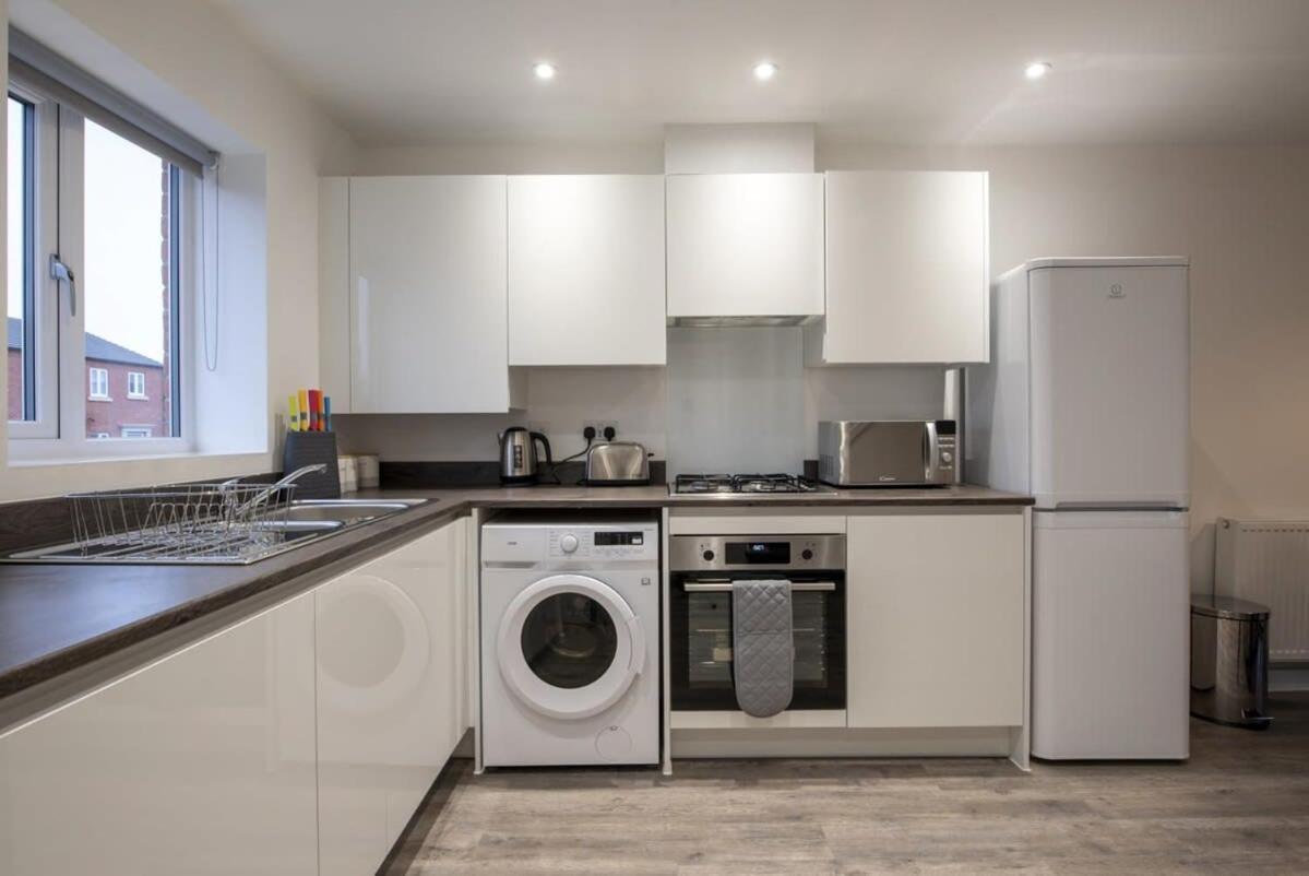 Modern 3 Bedroom House In *